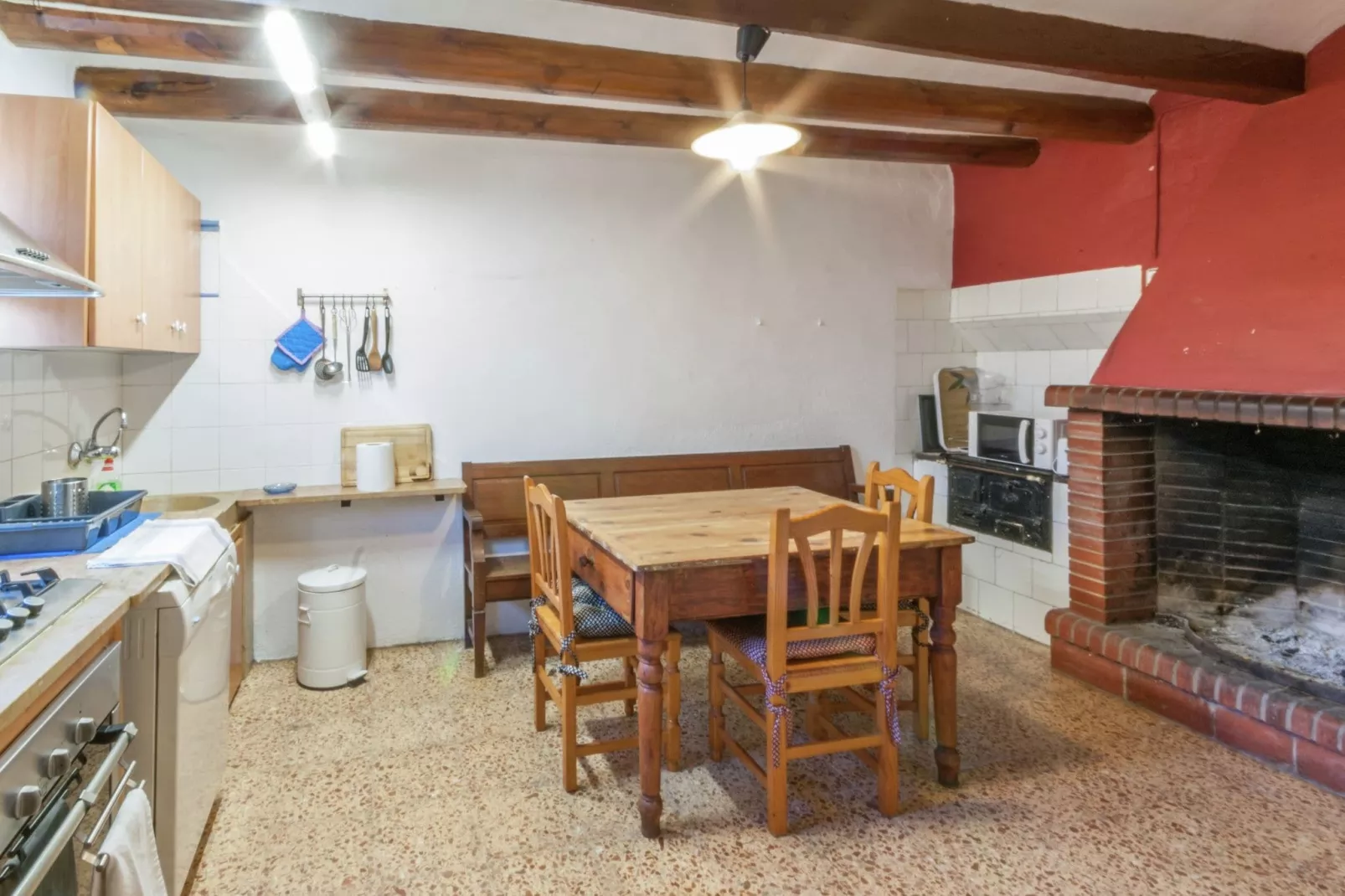 Can Teulera-Kitchen