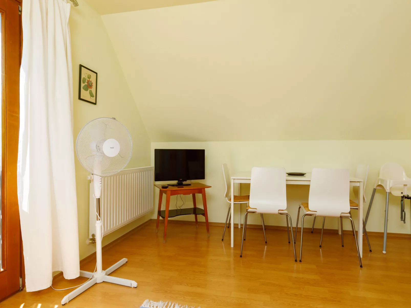 Juglans 1-Inside