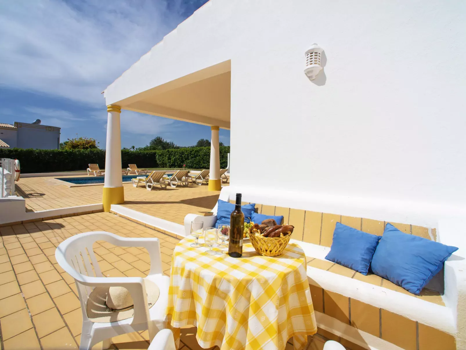 Da Bela Vista-Outside