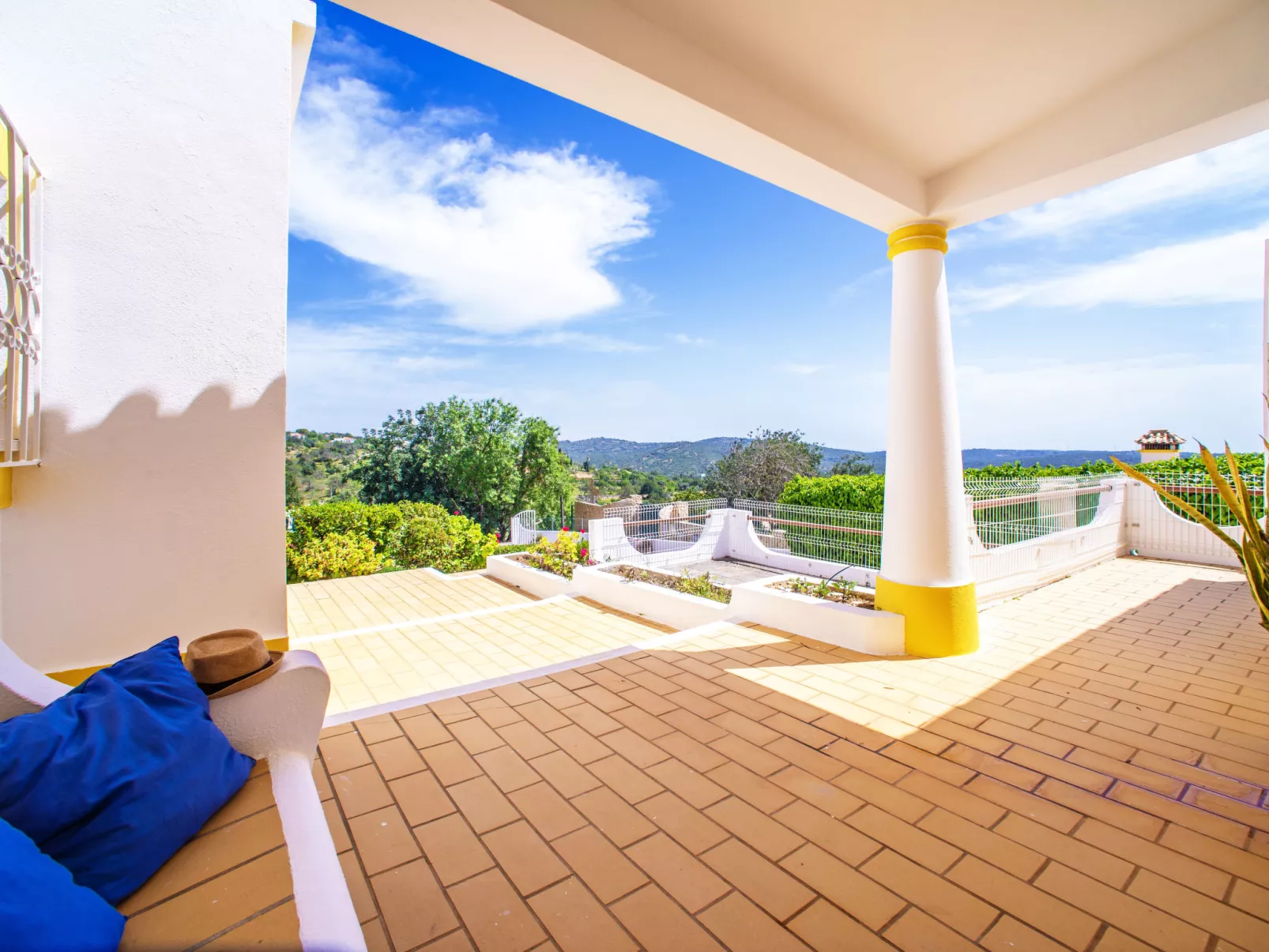 Da Bela Vista-Outside