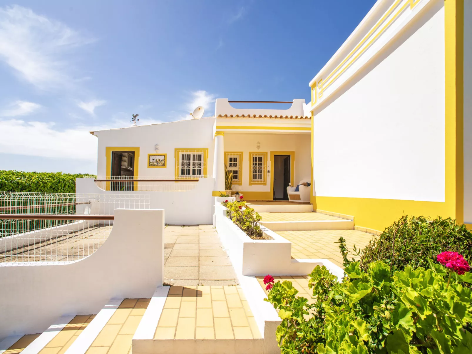 Da Bela Vista-Outside