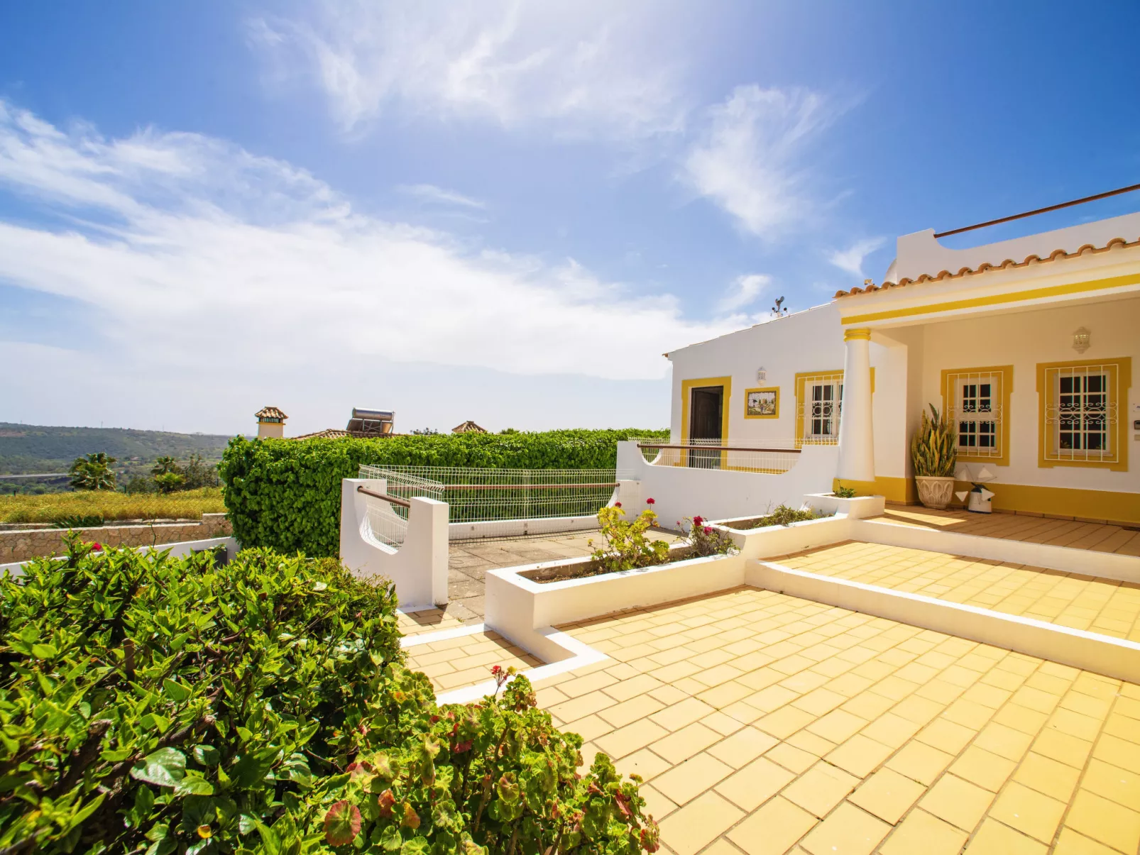 Da Bela Vista-Outside