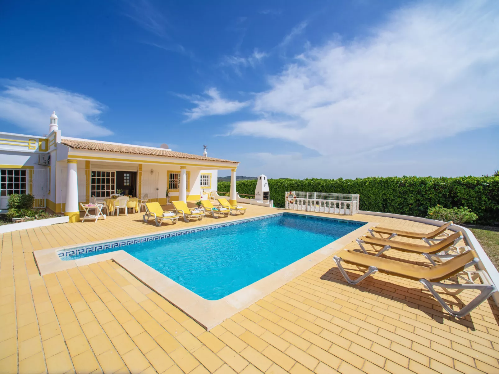 Da Bela Vista-Outside