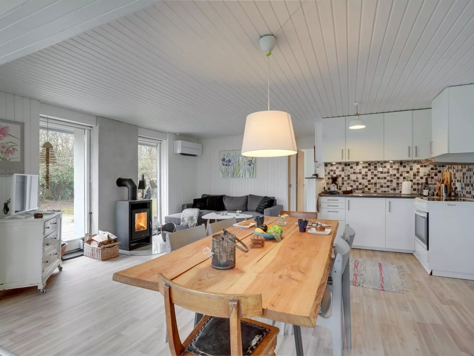 "Hendrina" - 500m from the sea-Inside