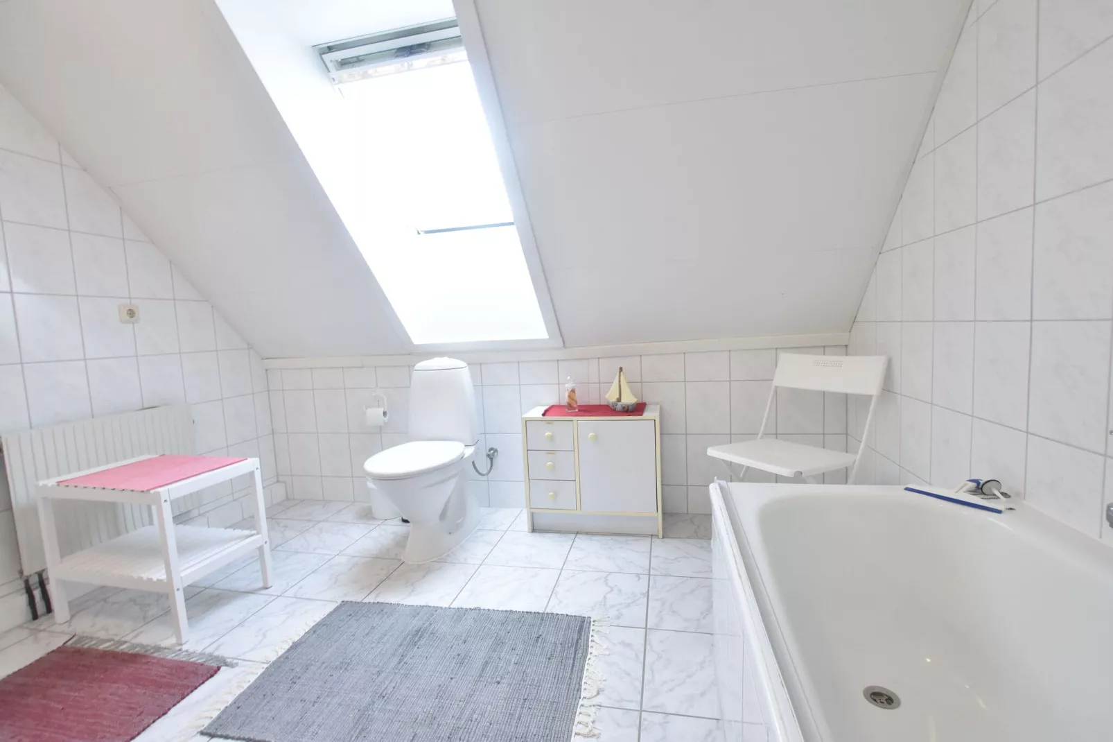 Kühlungsblick im Schwedenhaus-Bathroom