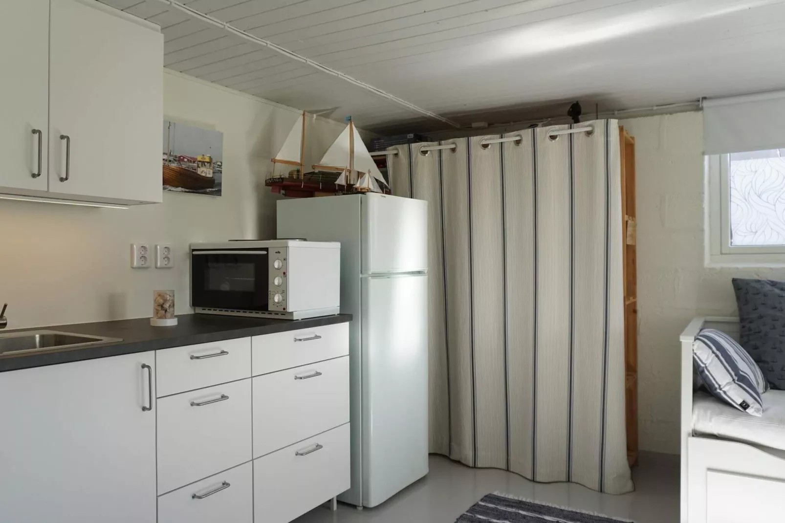 4 person holiday home in KUNGSHAMN-Indoor