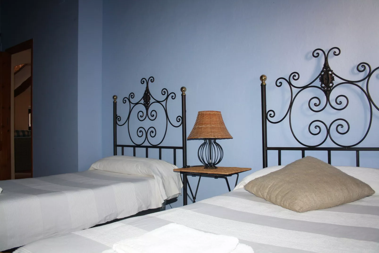 L'Olivera Dalt i Baix-Bedroom