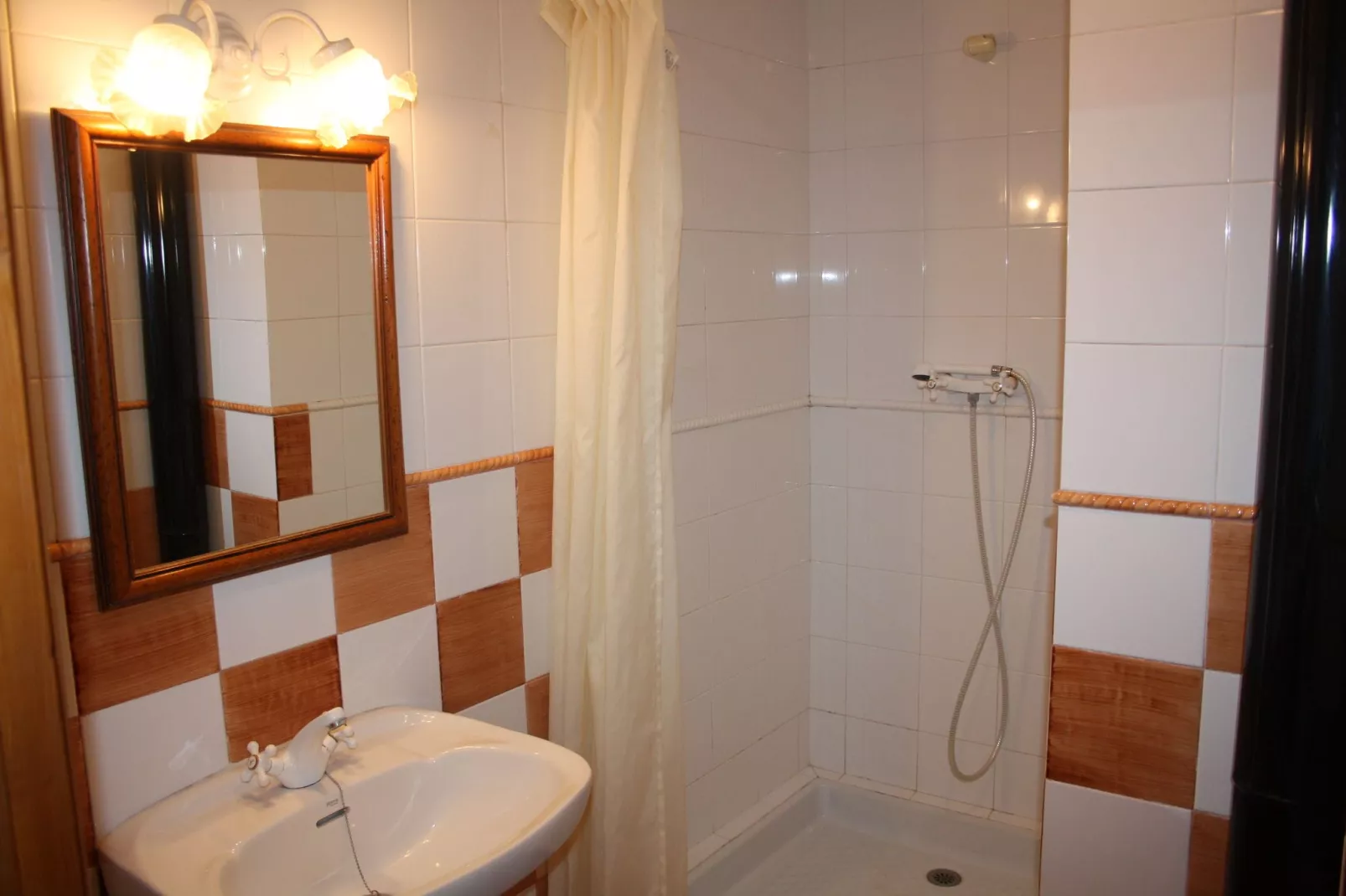 L'Olivera Dalt i Baix-Bathroom