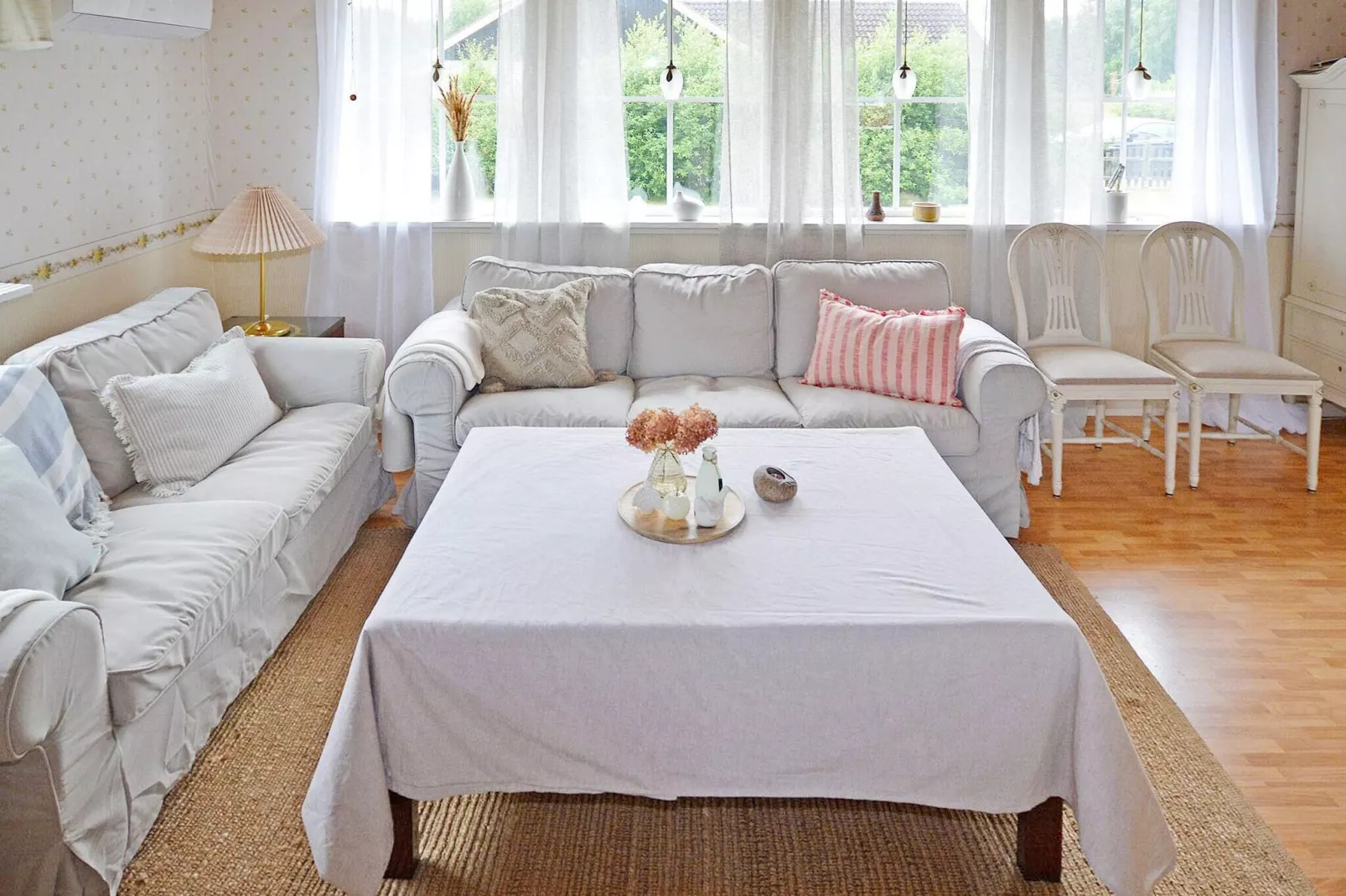 Charming holiday home with terrace-By Traum-Indoor