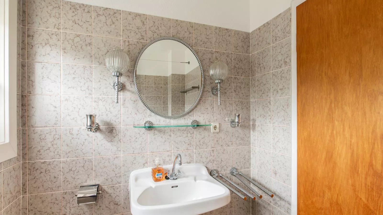 Kurhaus am Nordenau-Bathroom