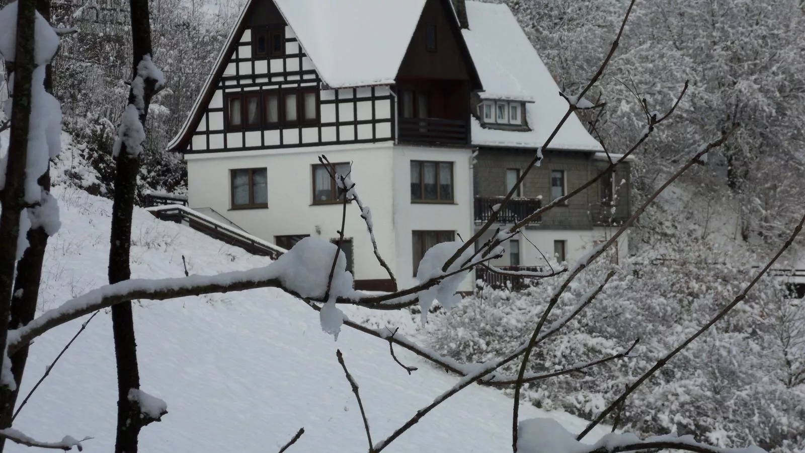 Kurhaus am Nordenau - 10 pers-Exterior winter