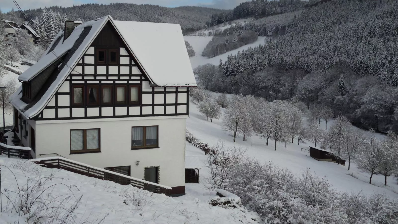 Kurhaus am Nordenau - 10 pers-Exterior winter