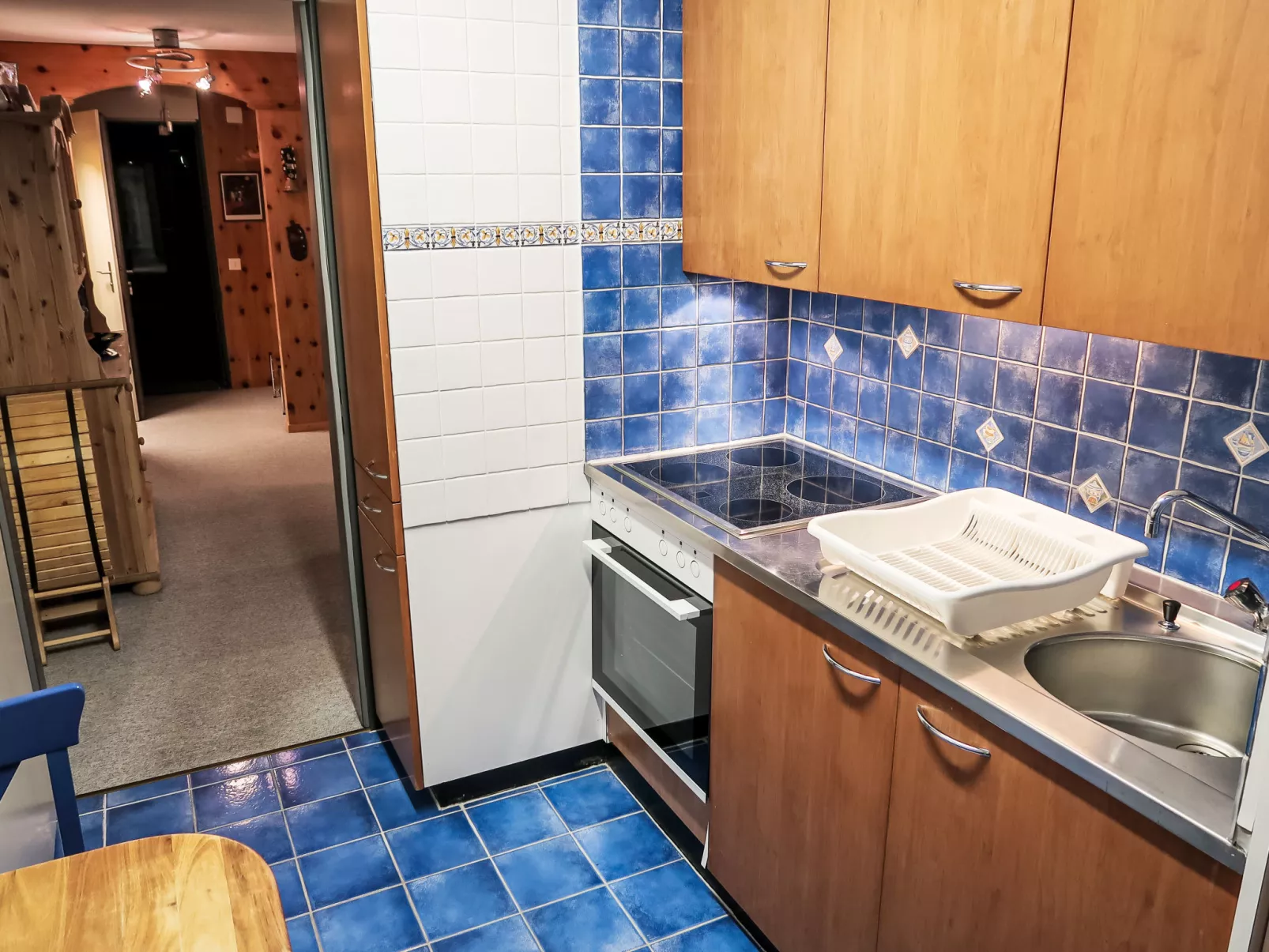 Apt B 032-Inside