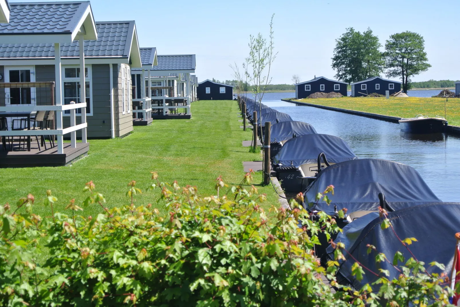 Vakantiepark Giethoorn 3-Exterior summer