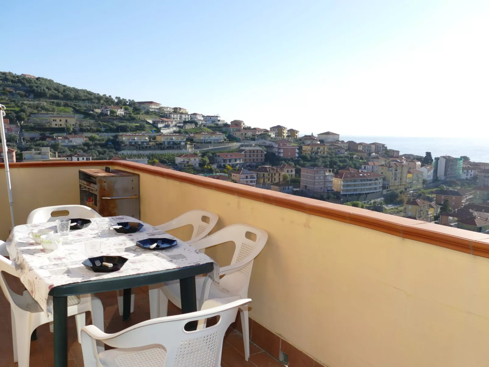 Vista Mare-Outside