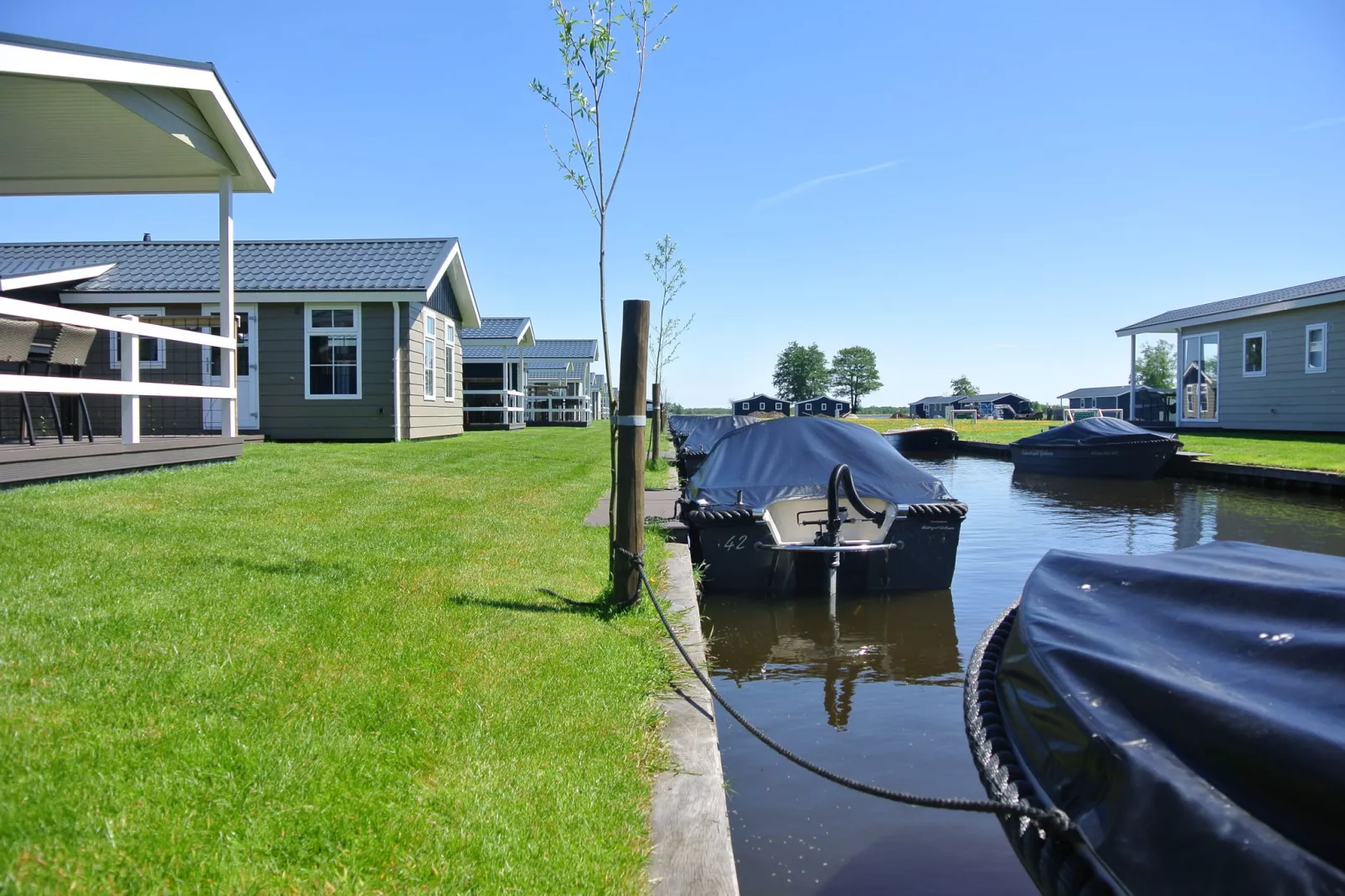 Vakantiepark Giethoorn 3-Exterior summer