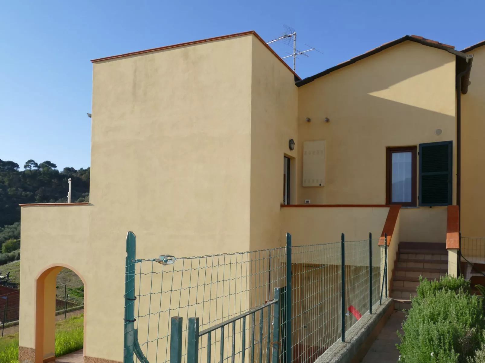 Vista Mare-Outside