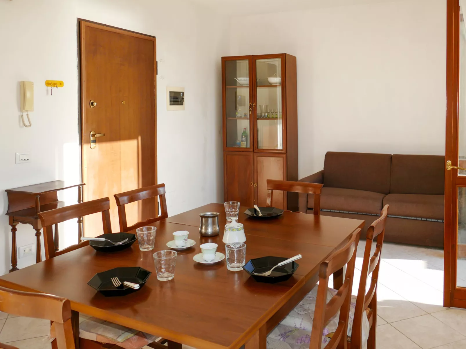 Vista Mare-Inside