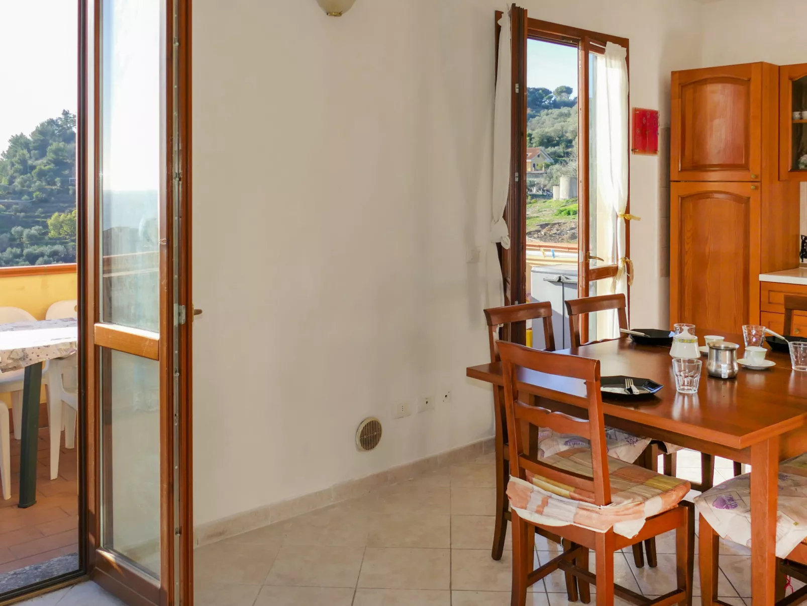 Vista Mare-Inside