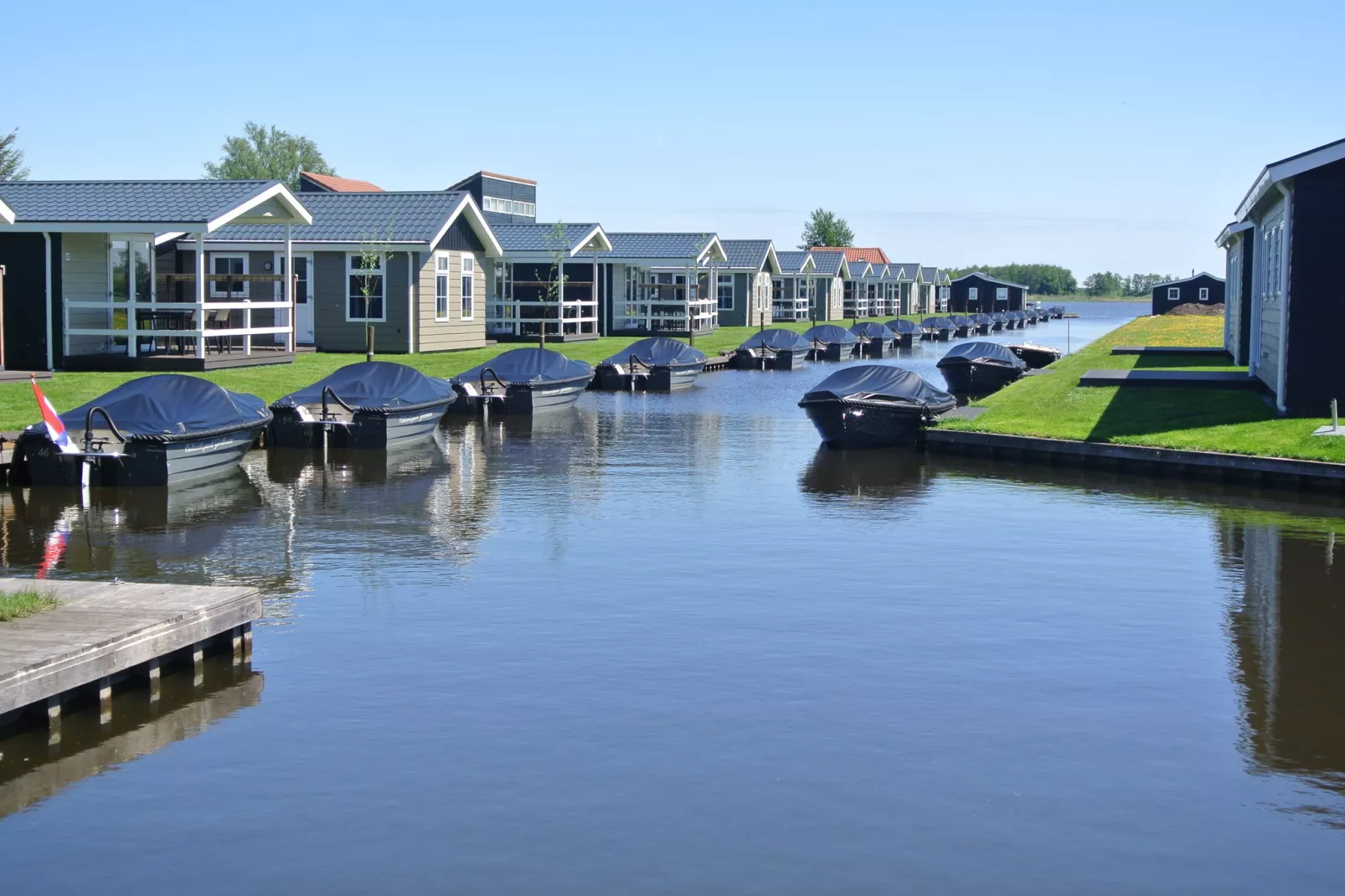 Vakantiepark Giethoorn 3-Exterior summer
