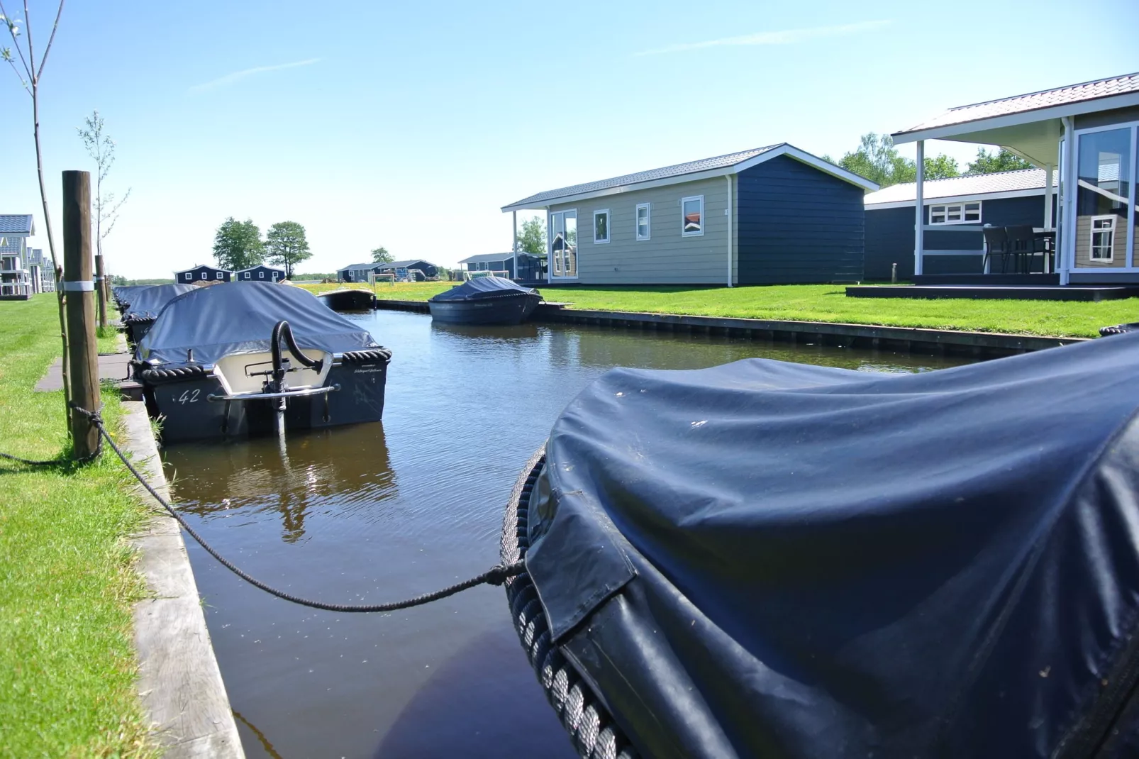 Vakantiepark Giethoorn 3-Exterior summer
