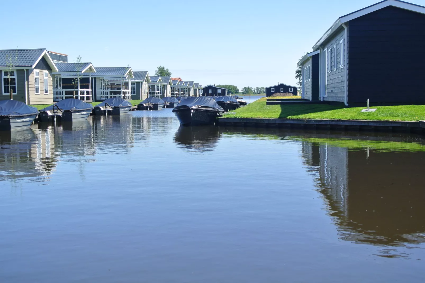 Vakantiepark Giethoorn 3-Exterior summer