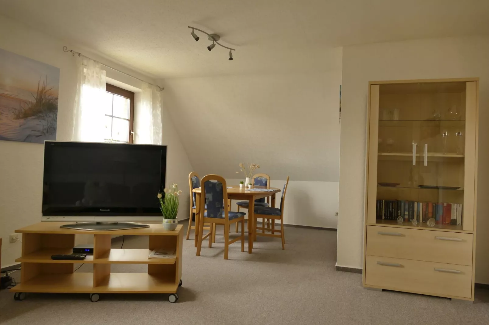 Schwalbenring nahe Karls Erdbeerhof-Living room