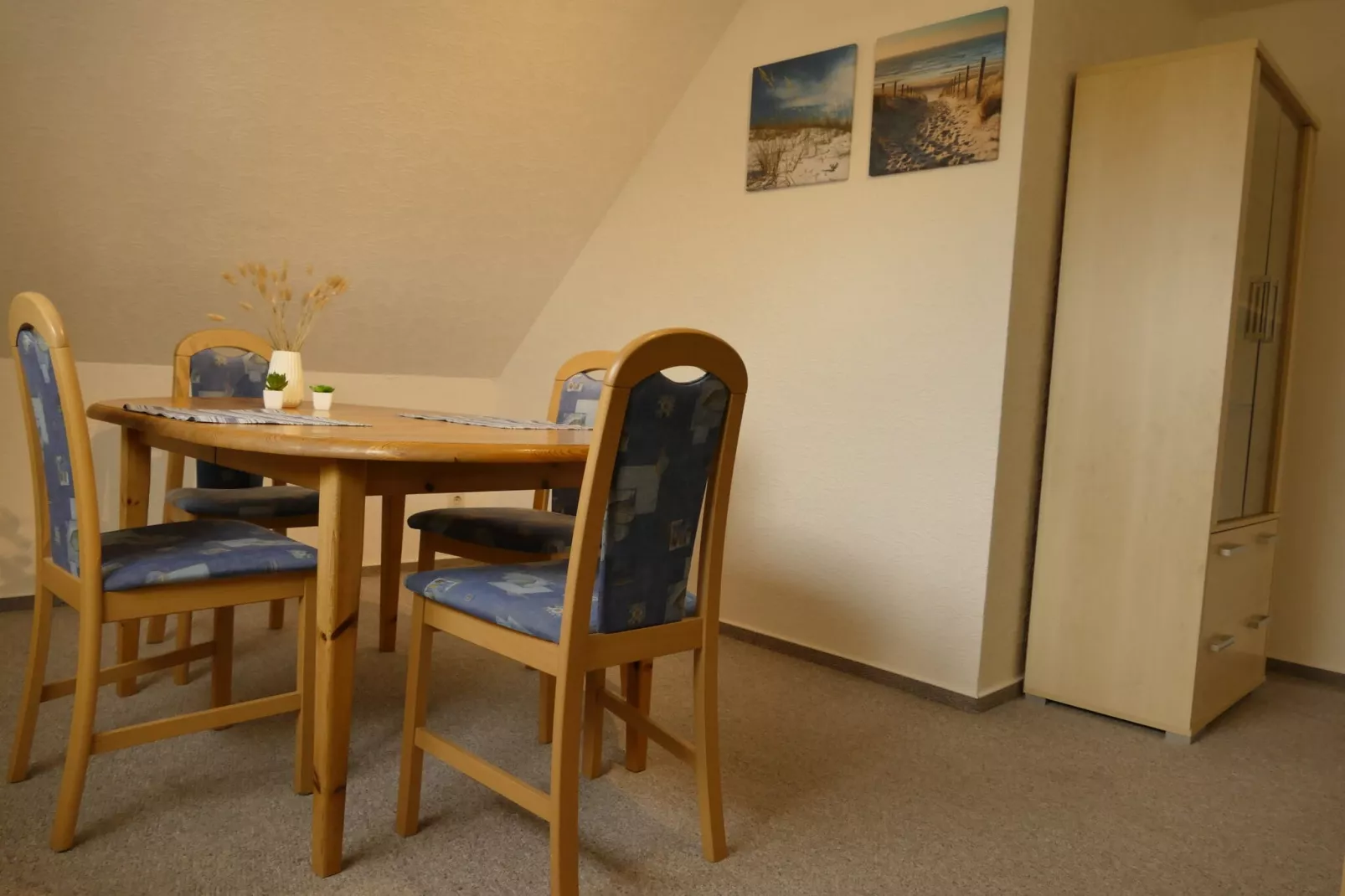 Schwalbenring nahe Karls Erdbeerhof-Living room
