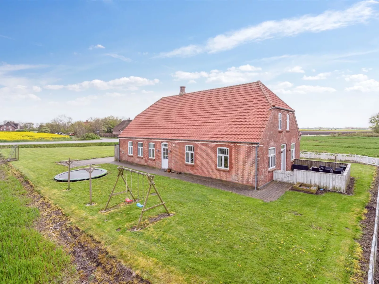 "Adine" - 13km from the sea-Outside