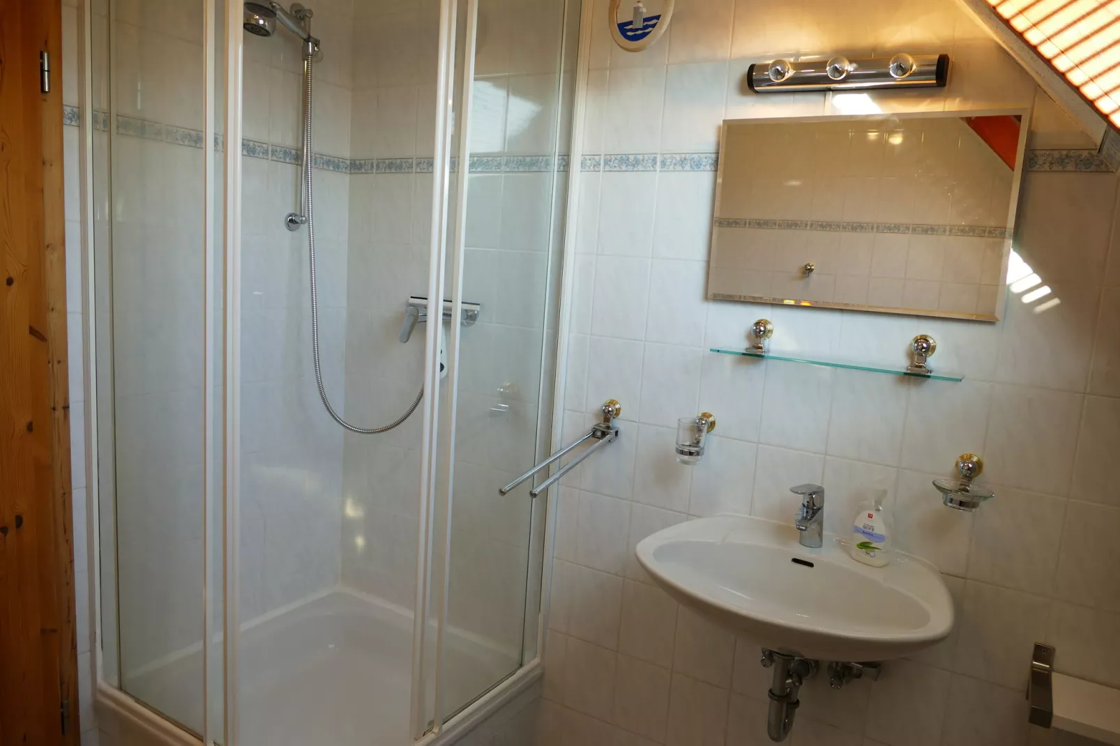 Schwalbenring nahe Karls Erdbeerhof-Bathroom