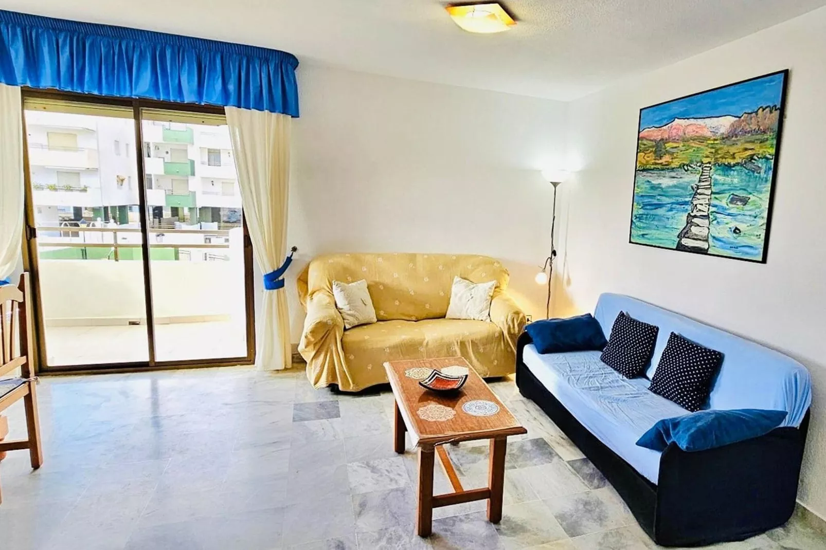 Vistamar-Living room