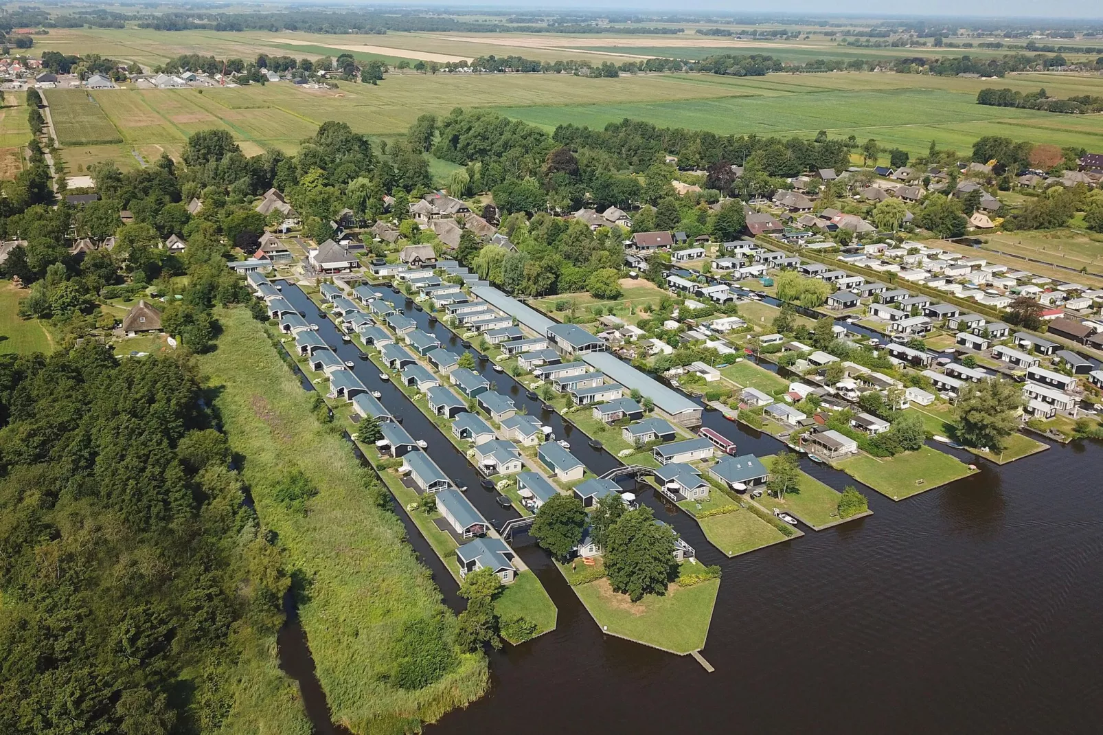 Vakantiepark Giethoorn 3-Areas summer 1km