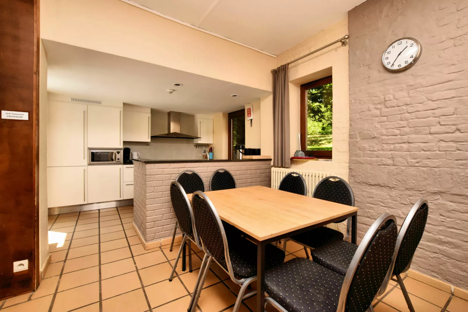 Castarière 8 pax-Dining room