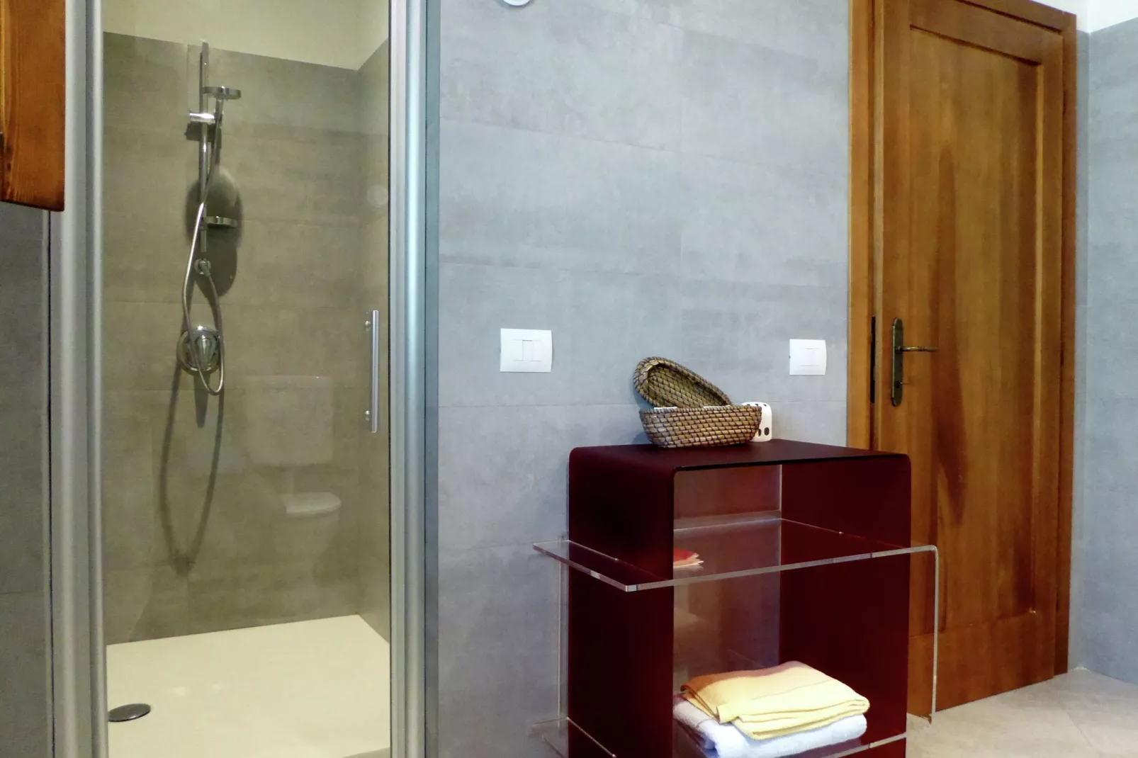 Sei Orcia-Bathroom