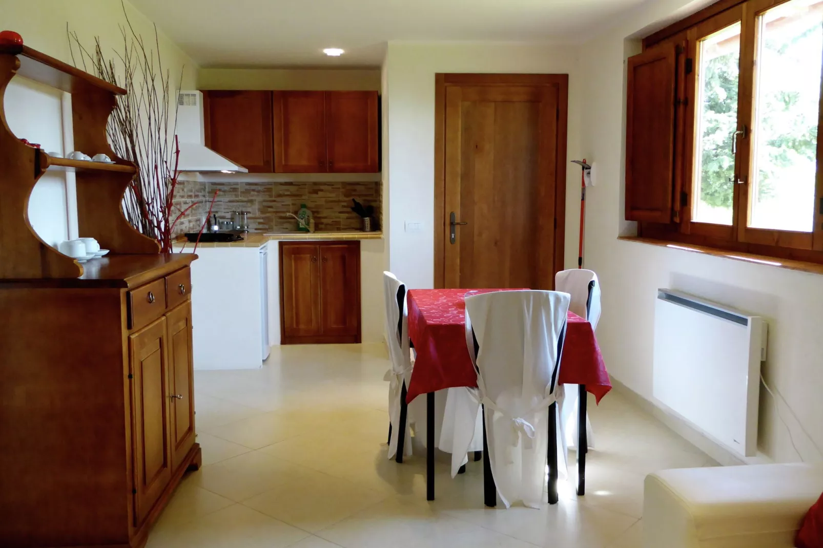 Sei Orcia-Dining room