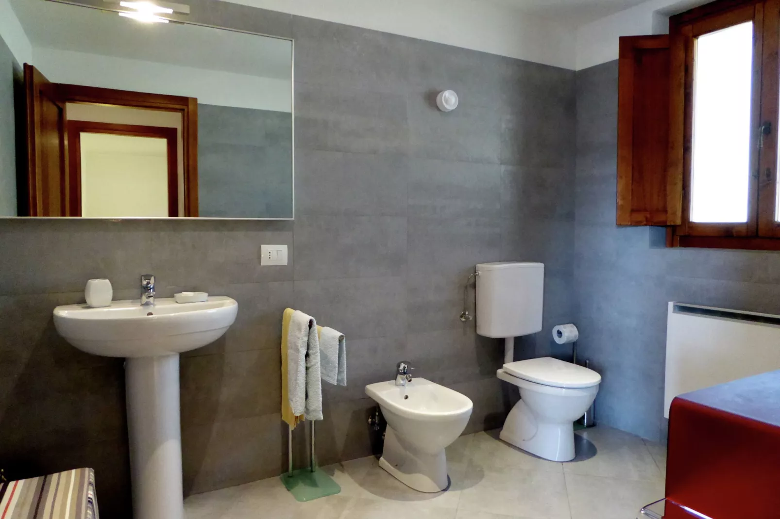 Sei Orcia-Bathroom