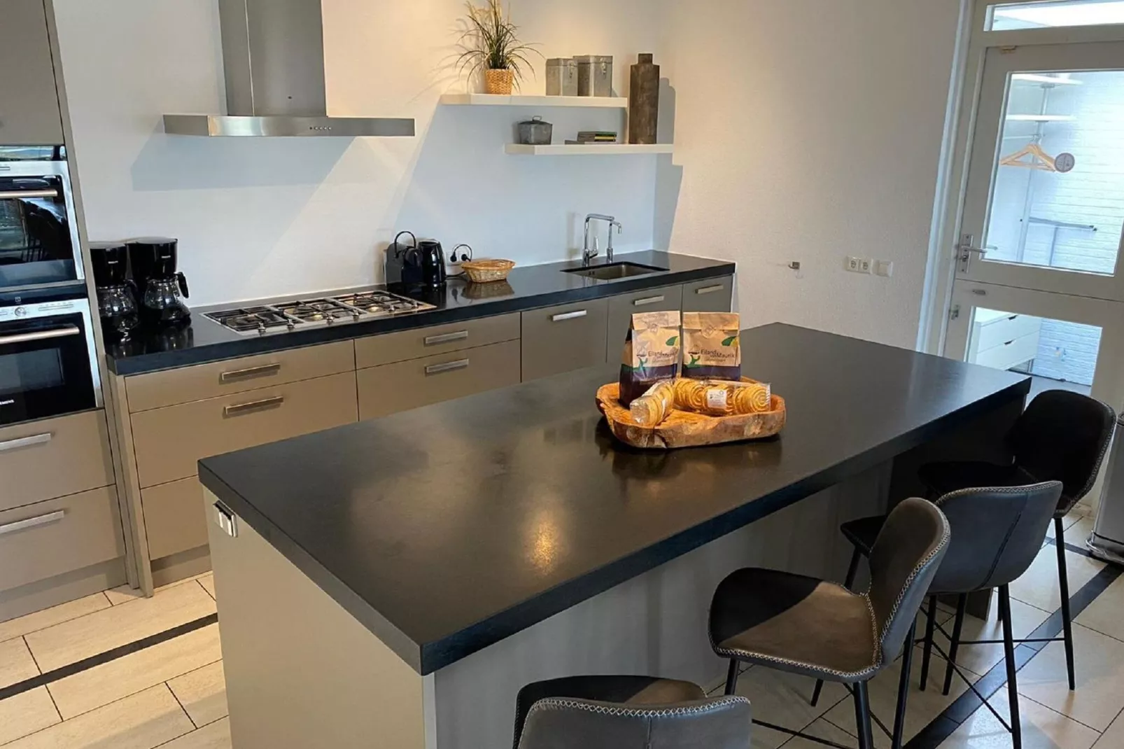 Vakantiepark Eiland van Maurik 5-Kitchen