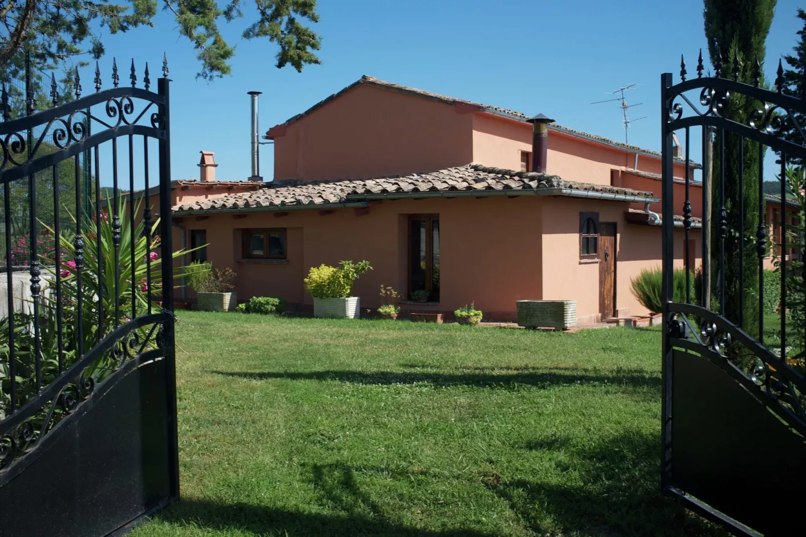 Sei Orcia-Gardens summer