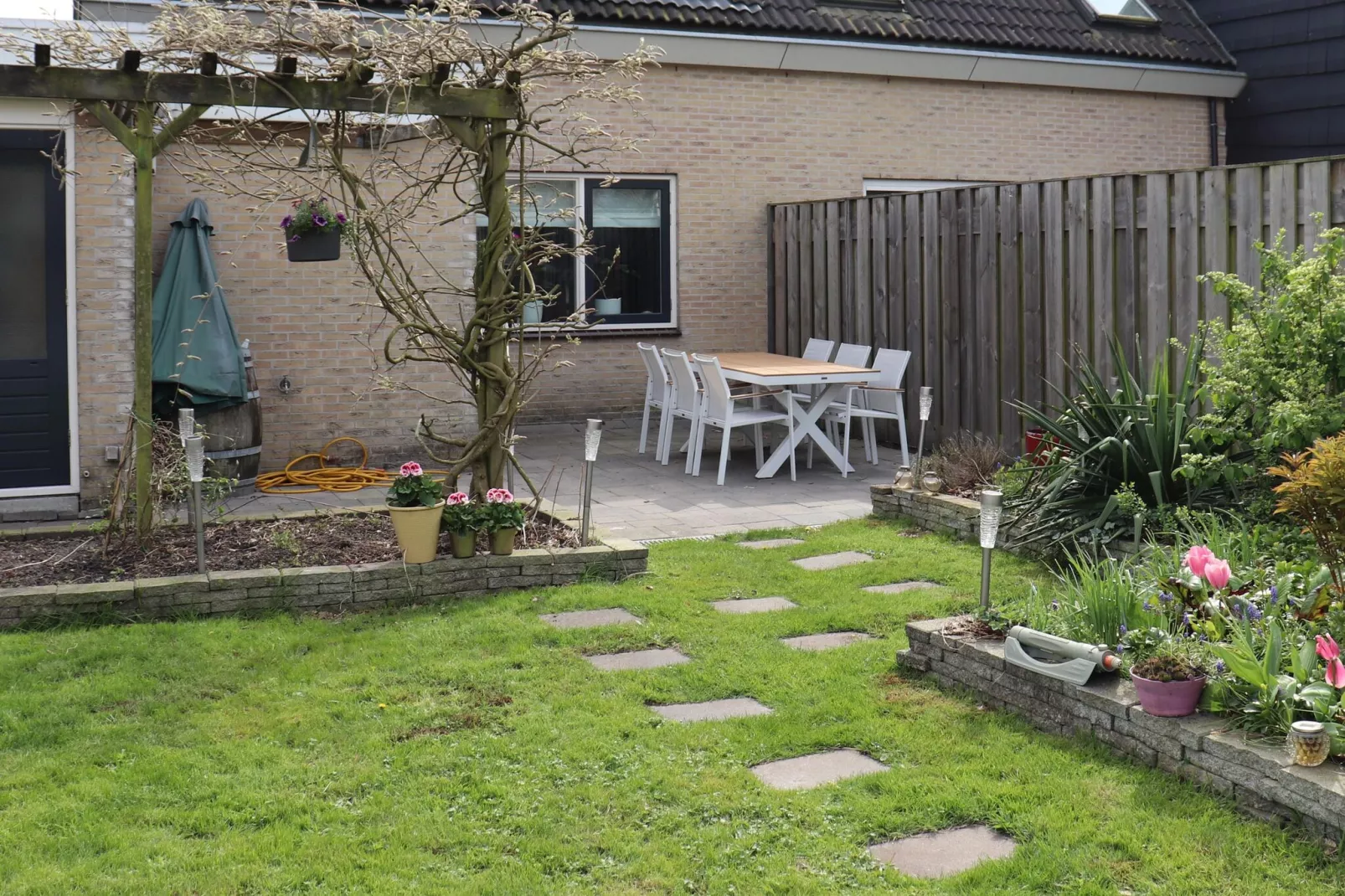Vakantiehuis in zonnig Grou-Exterior summer