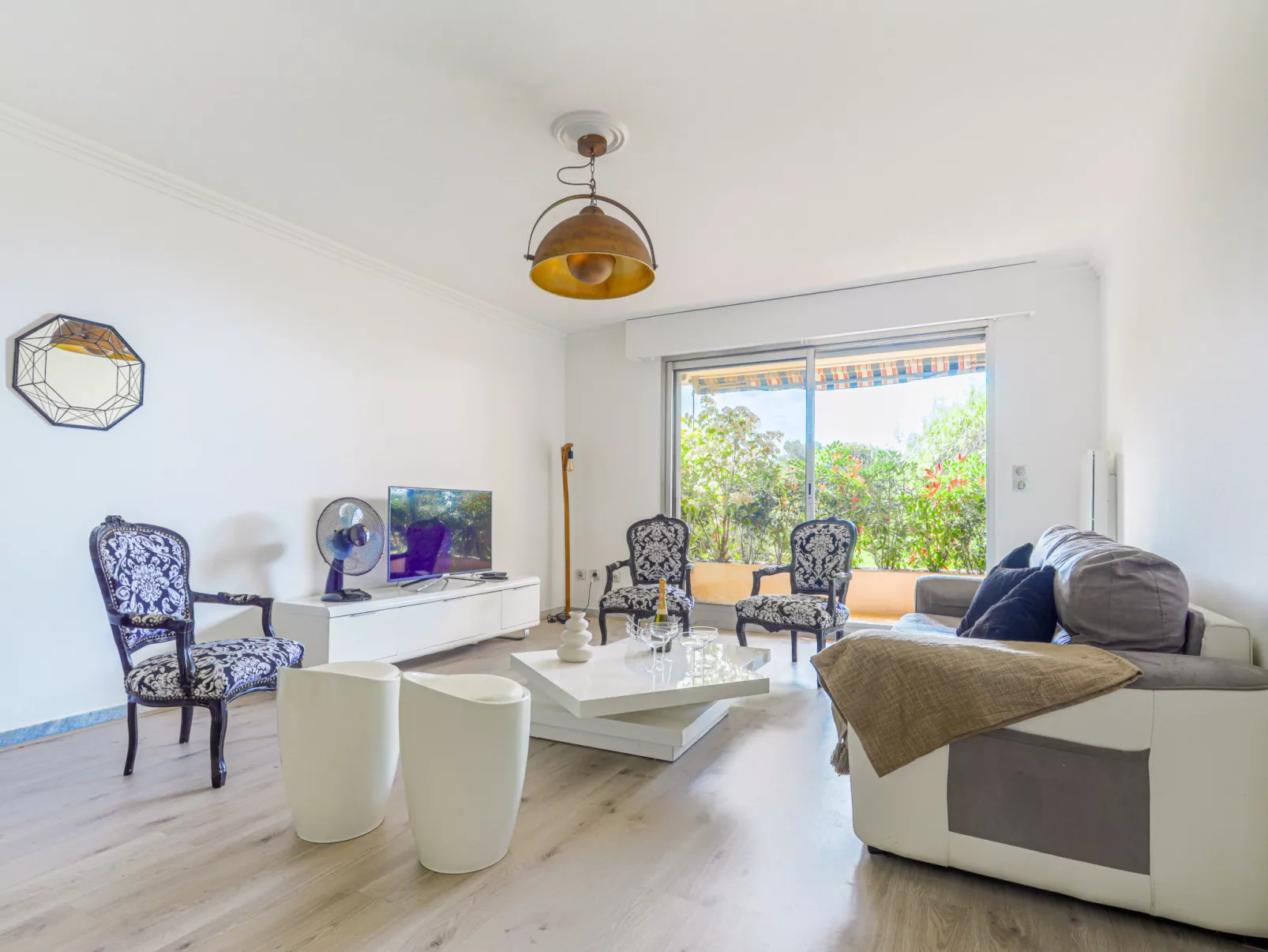 Les Balcons d'Eze-Inside