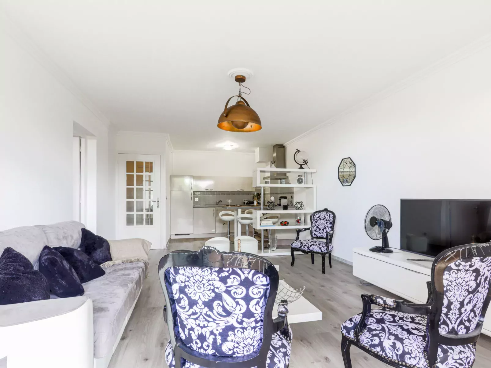 Les Balcons d'Eze-Inside