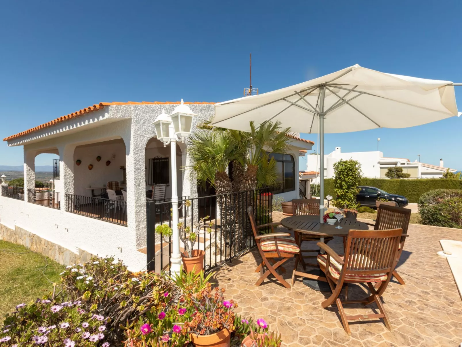 Villa Paloma-Outside