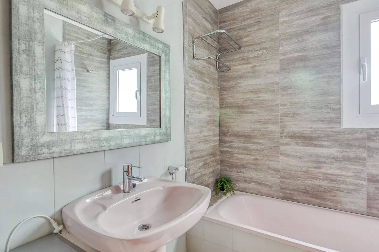 Villa Cadi-Bathroom