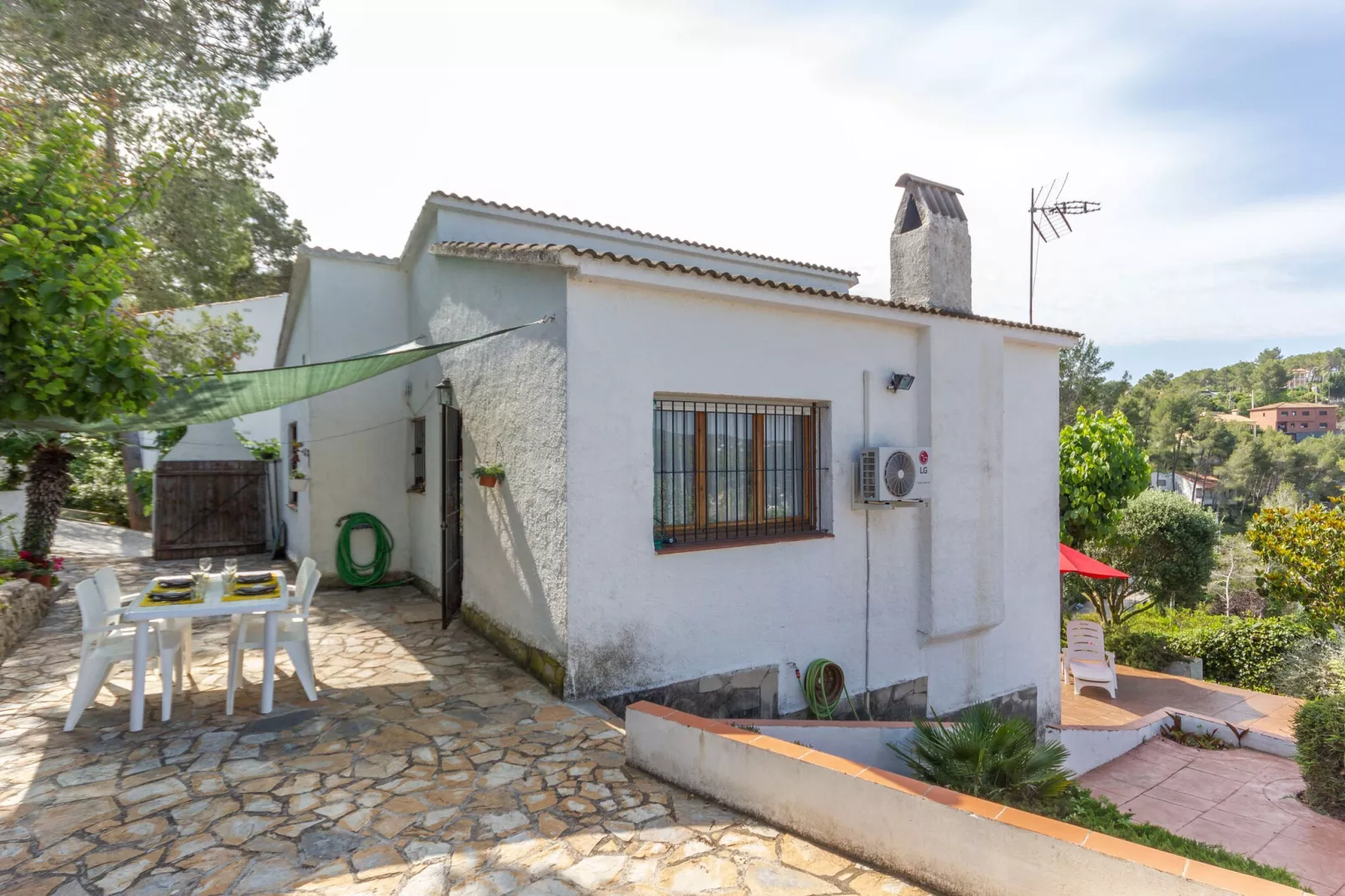Villa Cadi-Exterior summer