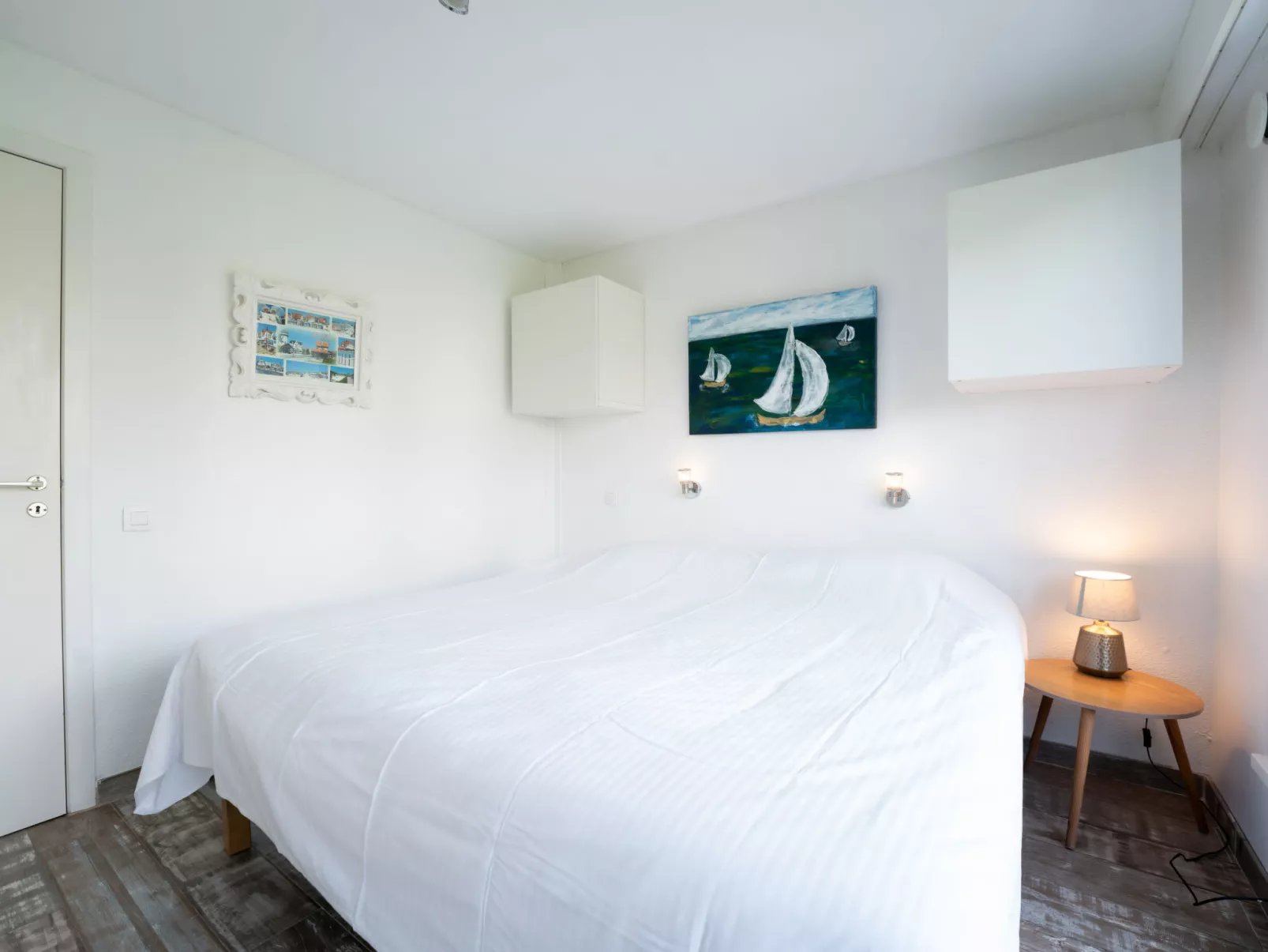 Laya with parking and shared pool-Inside