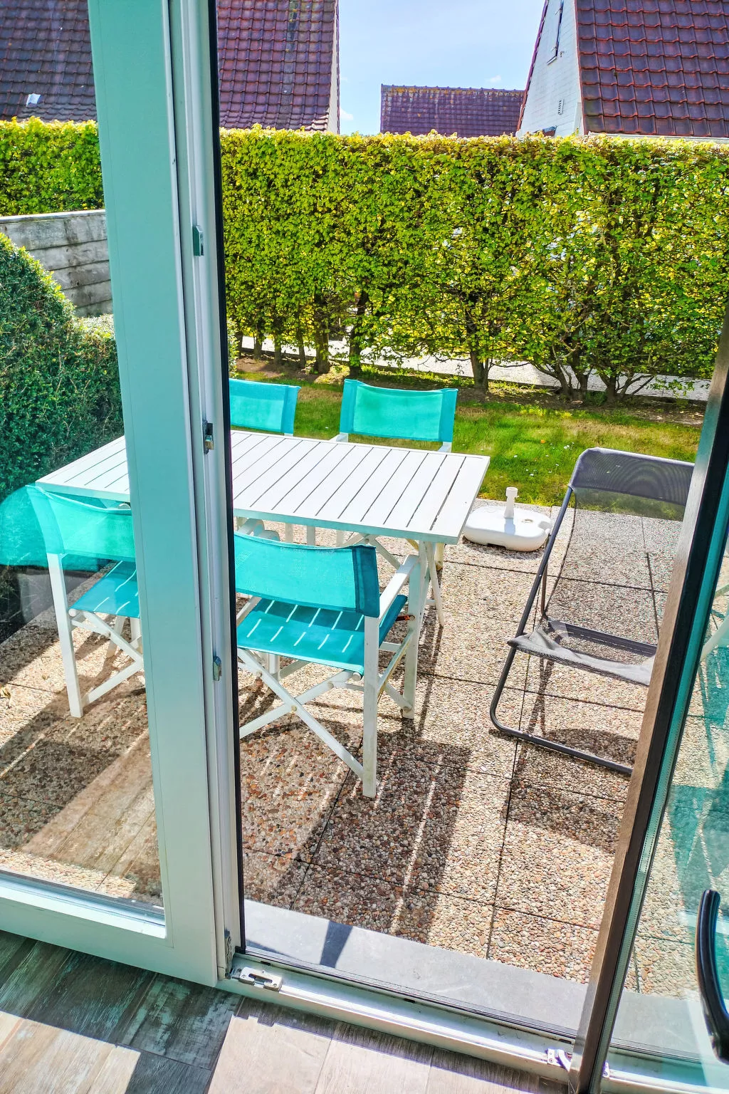 Laya with parking and shared pool-Outside