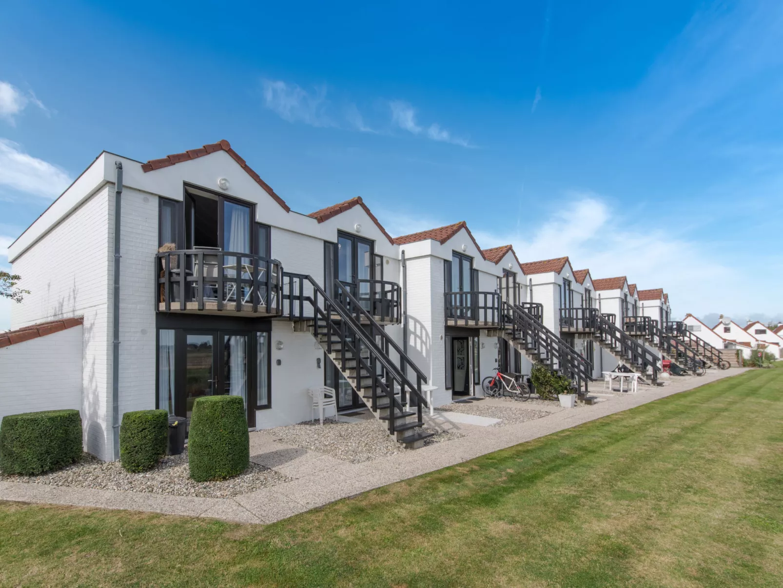 Laya with parking and shared pool-Outside