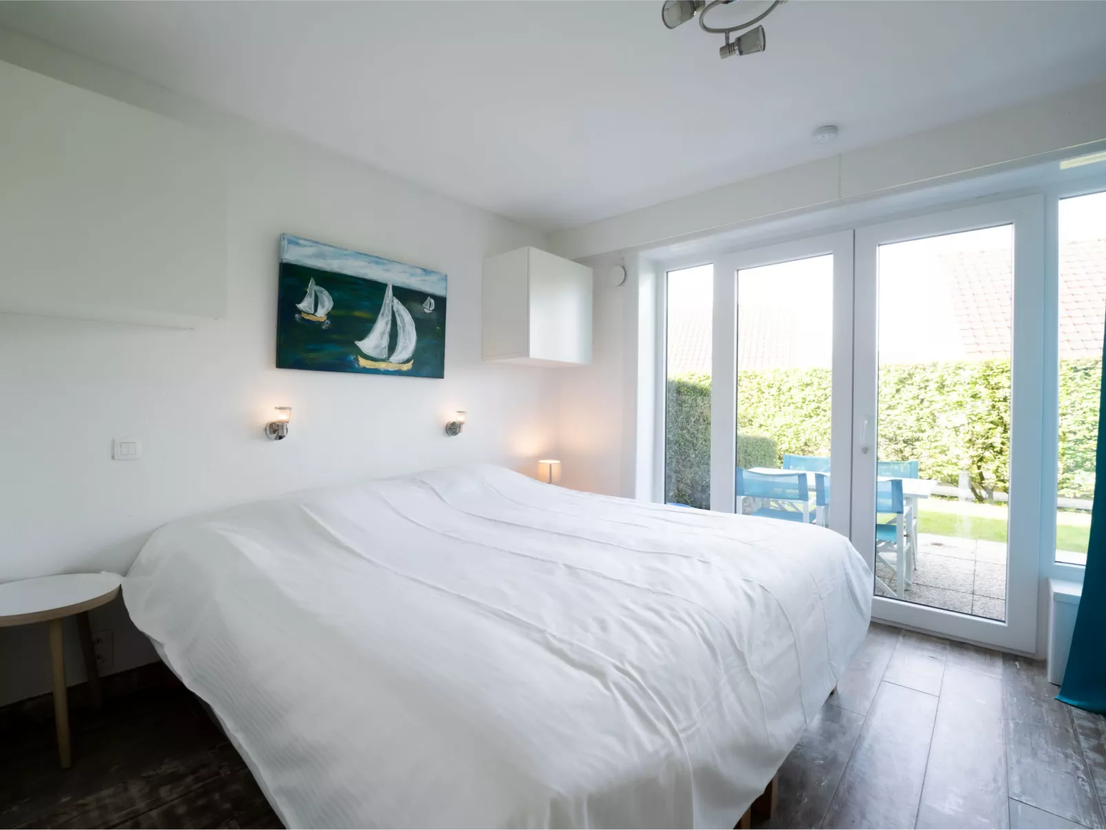 Laya with parking and shared pool-Inside