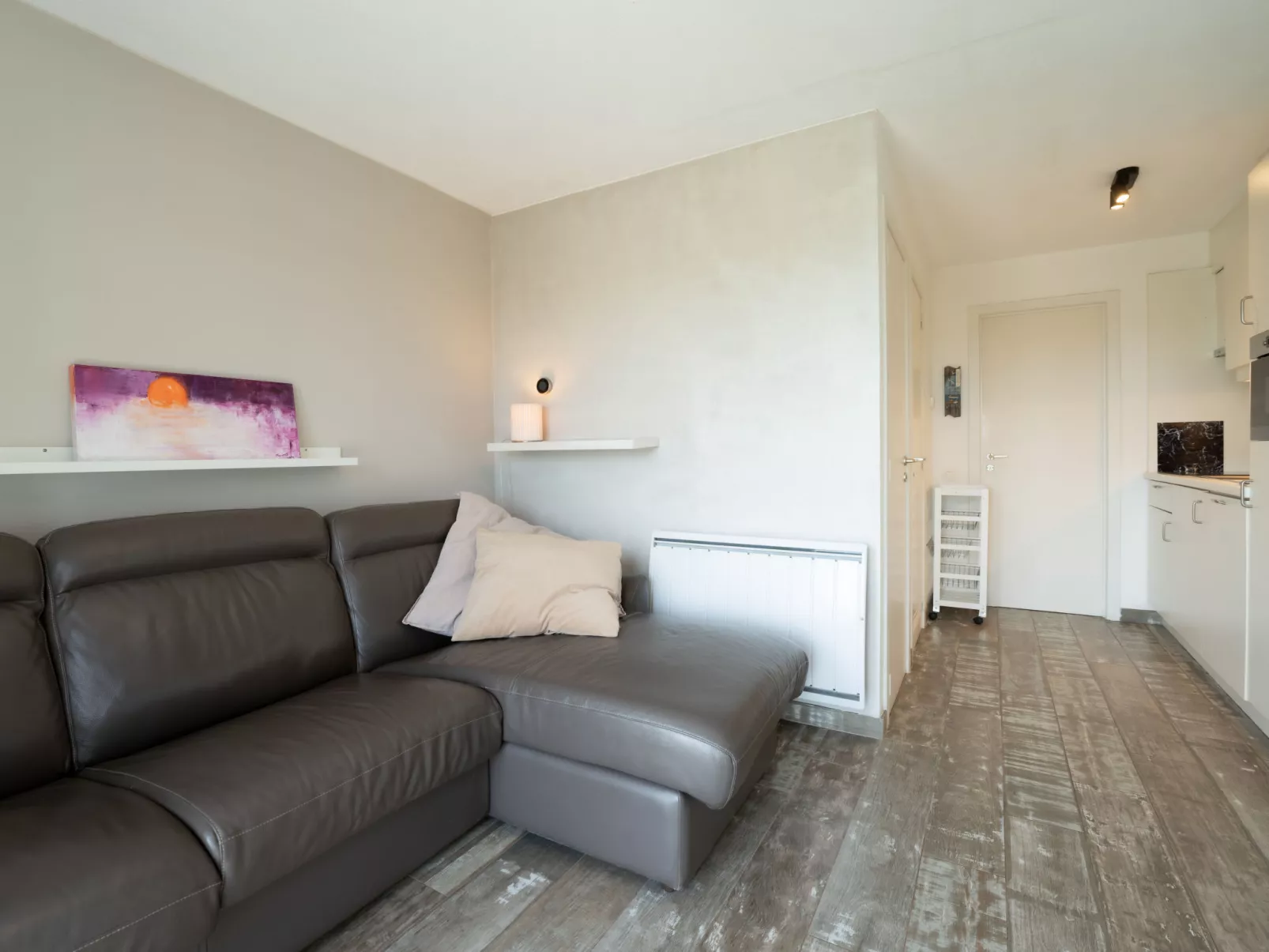 Laya with parking and shared pool-Inside