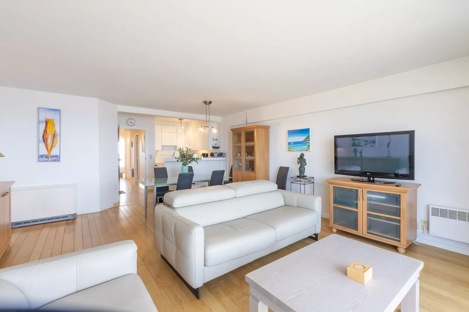 Mistral 0901-Living room